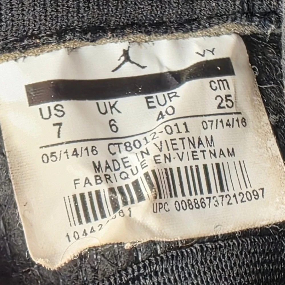 Jordan 11 Retro Jubilee 25th Anniversary Black White Gum CT8012-011‎ Mens 7 O2